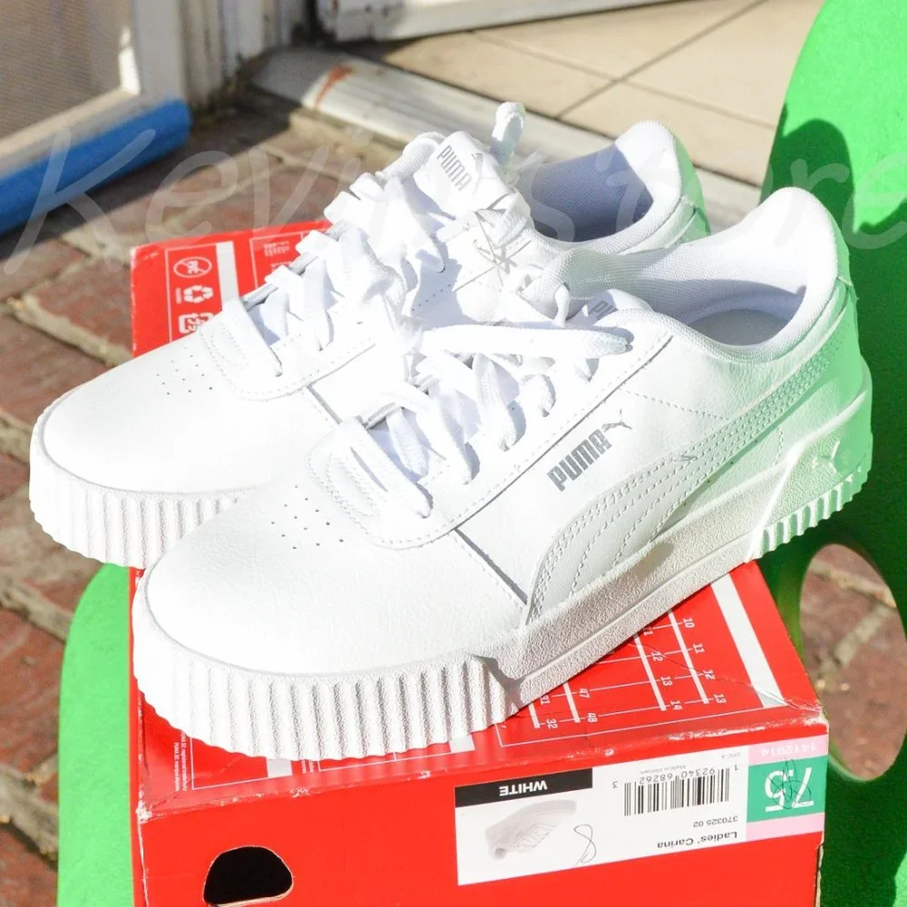 Puma Carina ladies white . Left: 8, right  :‎ 7.5